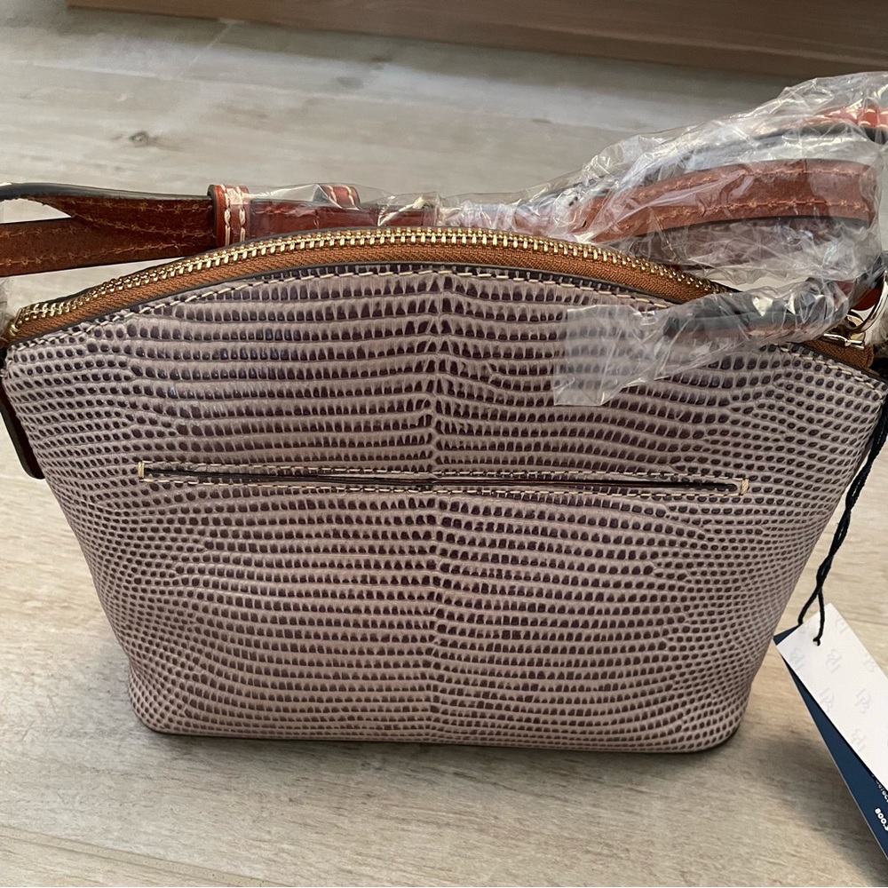 ❌SOLD❌ Dooney & Bourke Lizard Embossed Suki Crossbody Taupe - Picture 5 of 6